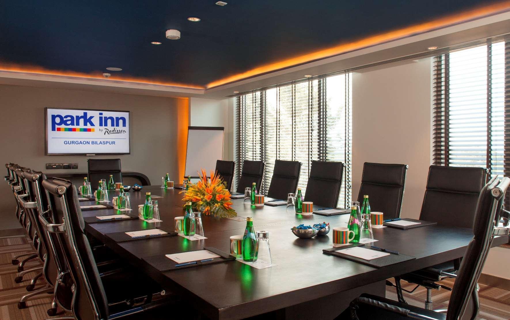 Park Inn By Radisson Gurgaon Bilaspur Manesar Zewnętrze zdjęcie